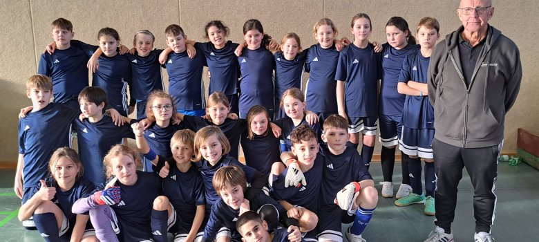 De twee voetbalteams van het vierde jaar De twee voetbalteams van het vierde jaar